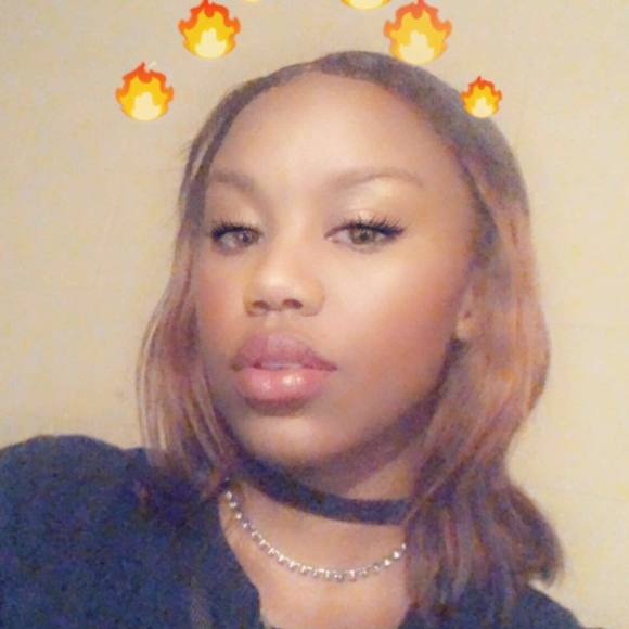 Meet your Posher, Rae - Picture 1 of 1